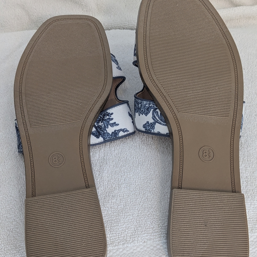 A New Day Women's White and Blue Floral Sandals - Picture 5 of 5